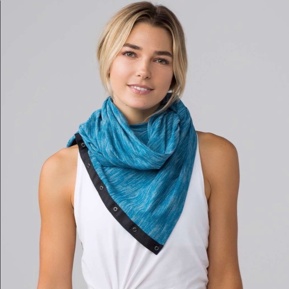 NWT  Lululemon Vinyasa Scarf